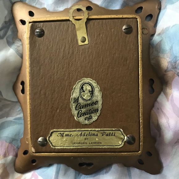 Vintage - A Cameo Creation - Ornate Frame - Mme. Adelina Patti - Picture 6 of 6
